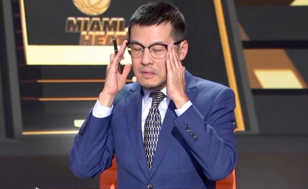 白袜踩踏