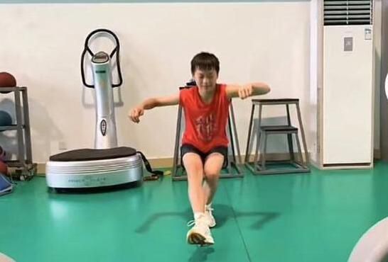 和粗大男人做爰过程
